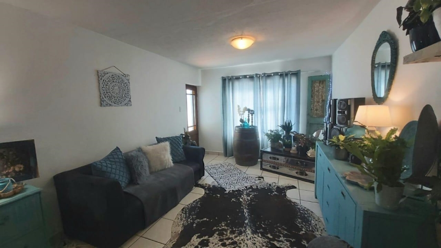 2 Bedroom Property for Sale in Heiderand Western Cape